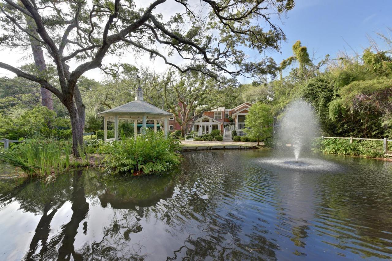 The Grey Owl Inn St. Simons Island Exterior photo
