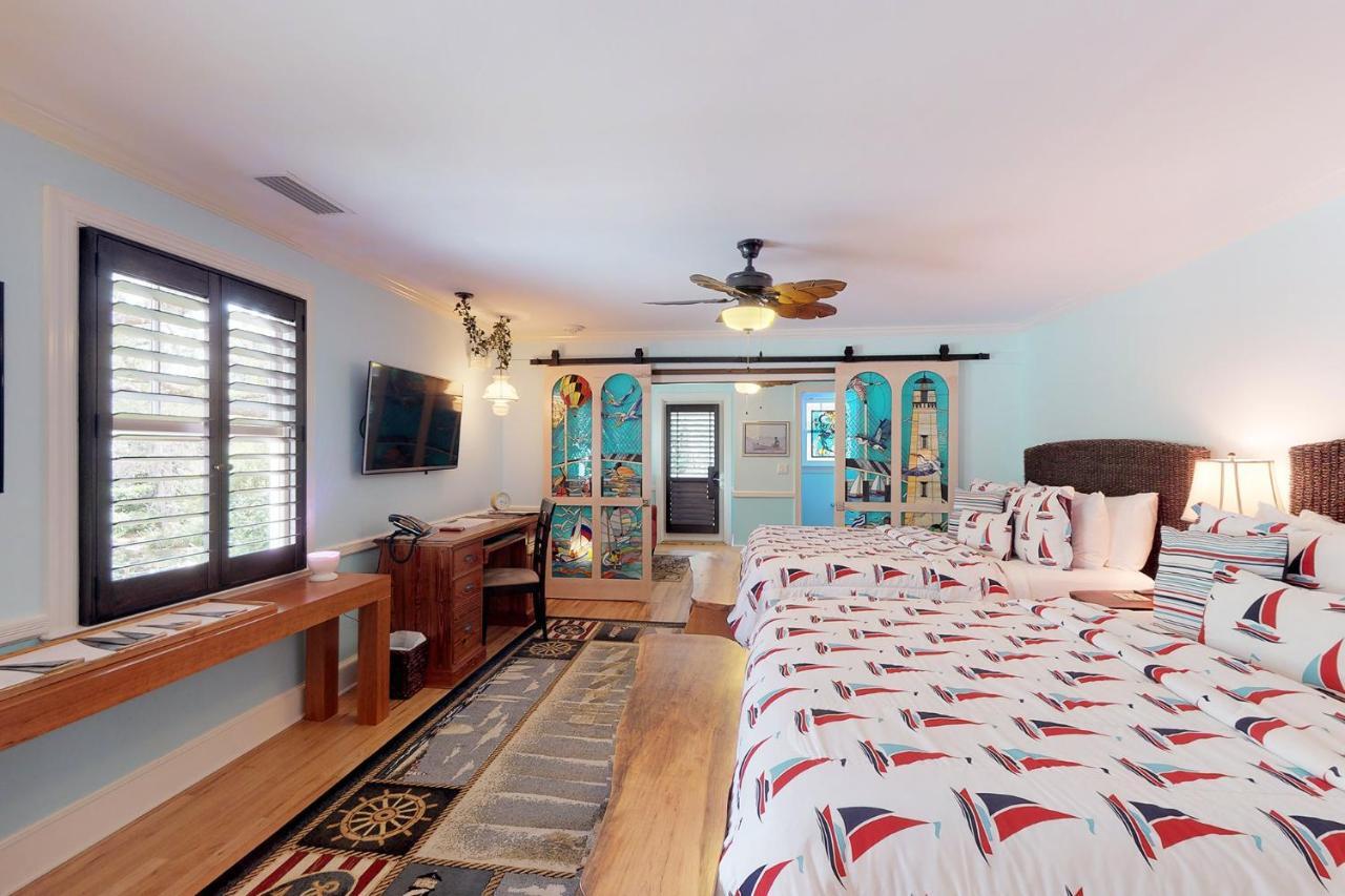 The Grey Owl Inn St. Simons Island Room photo